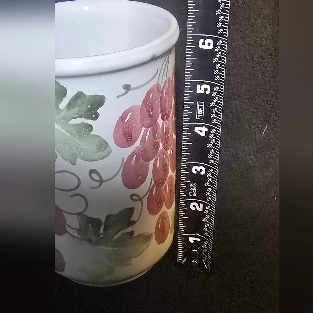 Pier 1 Utensil Holder, Grape Design